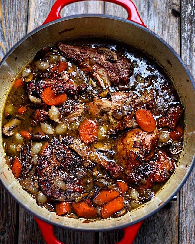 Coq au vin made with red wine (Photo: Instagram / @vindulge)