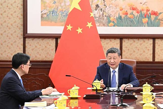 President Xi Jinping meets with Chief Executive of the Hong Kong Special Administrative Region (HKSAR) John Lee, who is on a duty visit to Beijing, capital of China, Dec. 13, 2024. (Xinhua/Xie Huanchi)