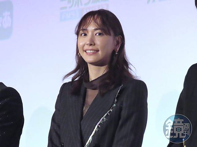 新垣結衣昨晚出席主演電影《正欲》世界首映，不時露出甜美笑容。