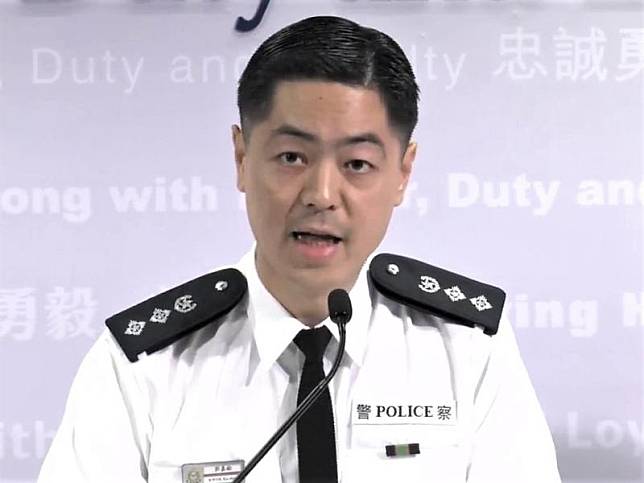 郭嘉銓指警方昨晚追截理大游繩到天橋的人拘37人 (香港警察facebook)