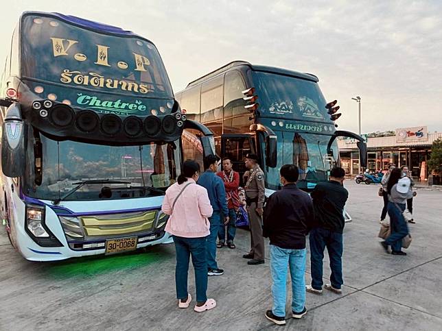 รถทัวร์ของเทศบาลตำบลพรเจริญ จังหวัดบึงกาฬ