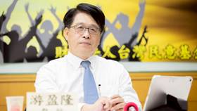 台灣民意基金會董事長游盈隆昨日在臉書發文，點名駐德代表謝志偉一連五天找碴。資料照，翻攝游盈隆臉書