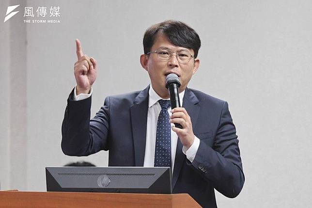 民眾黨立委黃國昌今（23）日在立法院司法法制委員會痛批，國家制度比毒駕犯更有問題。（柯承惠攝）
