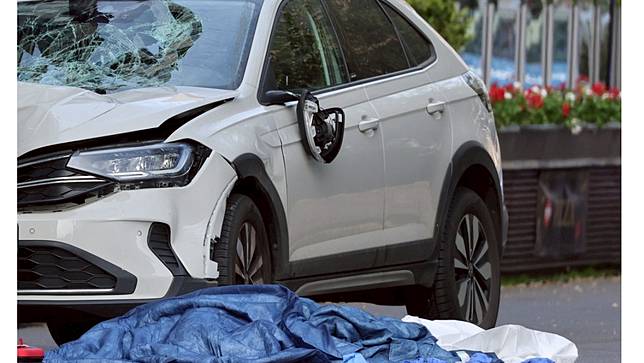 德國萊比錫發生汽車衝撞事件，造成至少兩人死亡、多人輕重傷。美聯社