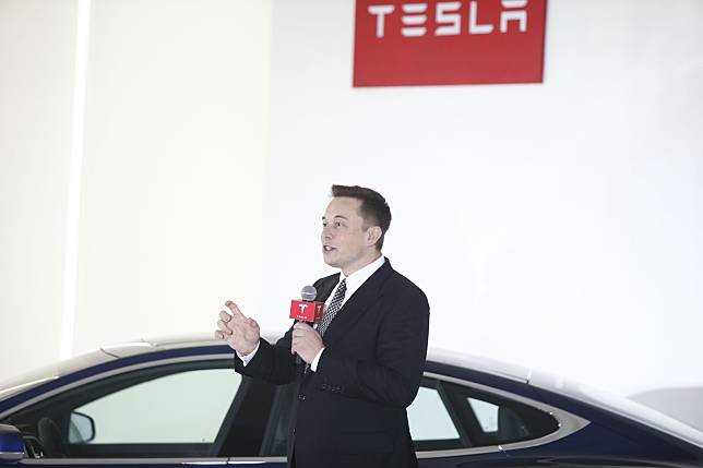 Elon Musk bets big on the world’s biggest car market with the first-ever China-made Teslas. (Photo: Getty Images)