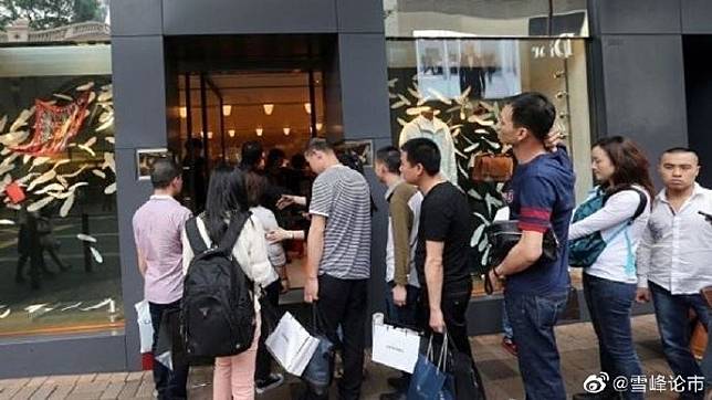 廣州愛馬仕門市單日逾8000萬銷售，震撼時尚圈。(圖擷取自微博)