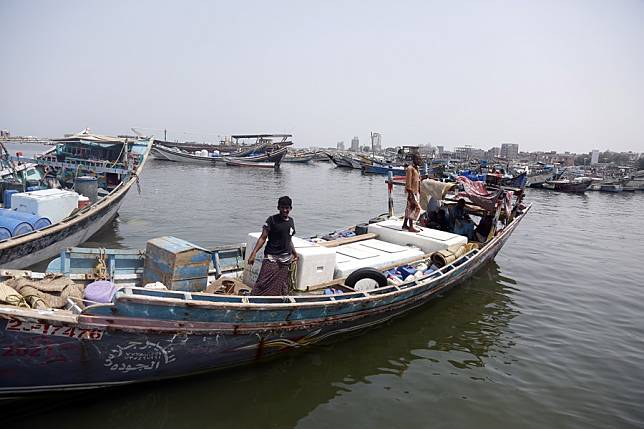 Yemeni fishermen struggle amid conflicts, economic collapse, XINHUA