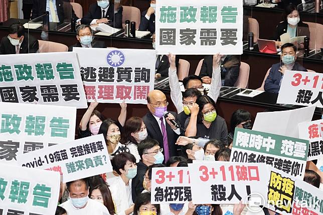 9月初，國民黨團為阻擋蘇揆上台施政報告，在議場與民進黨團爆發肢體衝突。   圖：張良一/攝（資料照片）