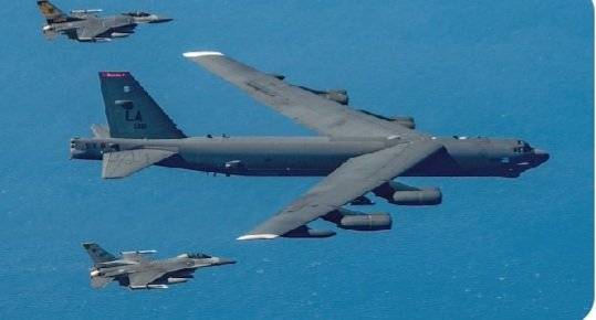 美國國防部長下令數架 B-52 轟炸機前往中東地區待命，以隨時反應突發事件。 圖：翻攝自X / 以色列戰爭 (Israel wars)