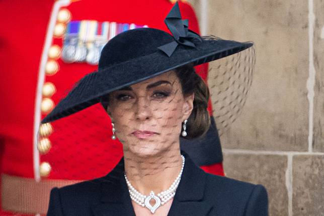 Catherine, Princess of Wales during the State Funeral of Queen Elizabeth II wearing the Queen's pearl choker (Photo: Samir Hussein/WireImage)