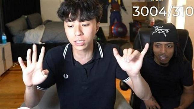 Ray直播連線中國人，比出「六四」關鍵字，瞬間惹怒小粉紅。(翻攝自Twitch)