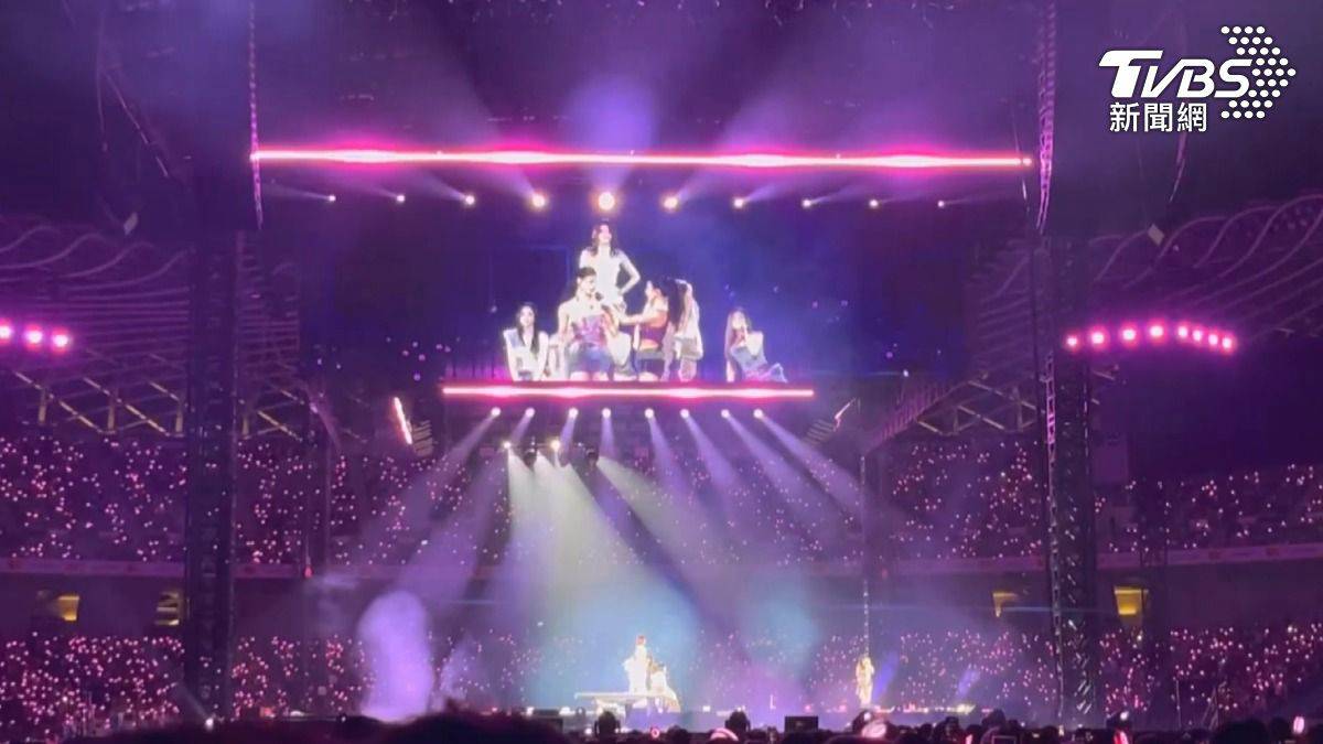 TWICE驚喜二安！ 限定神曲TT嗨翻全場 3成員「揪吃火鍋」 | TVBS | LINE TODAY