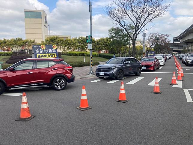 中壢轄區仁海宮、青埔商圈皆為轄區重要景點，春節期間預估有龐大旅遊及購物之人潮。圖：警方提供