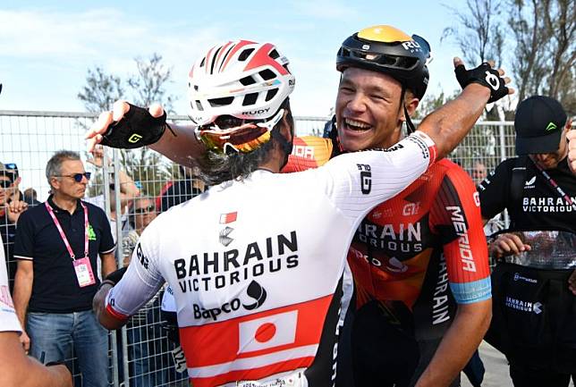 賽後的米蘭與新城幸也共同分享這座賽段冠軍的喜悅。官方提供