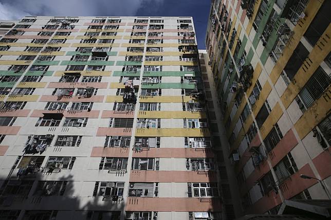 Hongkongers have to wait for 5.4 years on average for public housing. Photo: K.Y. Cheng