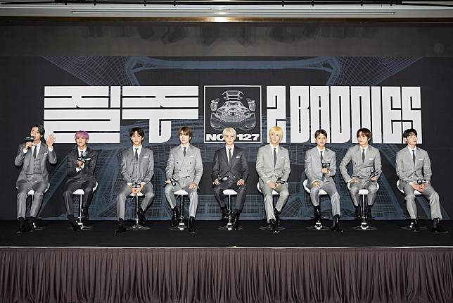 NCT 127記者會，成員穿著西裝出席，暢談發新專輯的心情。（avex Taiwan提供）