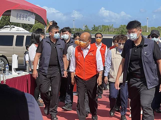 疫情擴大，行政院院長蘇貞昌29日表示台灣的防疫成績舉世稱讚，政府也已經備足防疫用品。（記者吳孟珉攝）