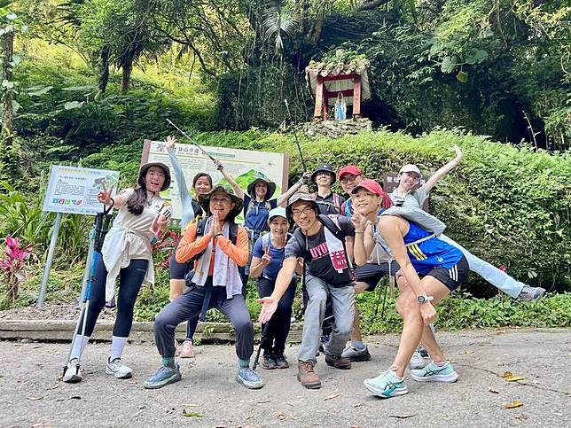抹茶山山友絡繹不絕。(讀者提供)