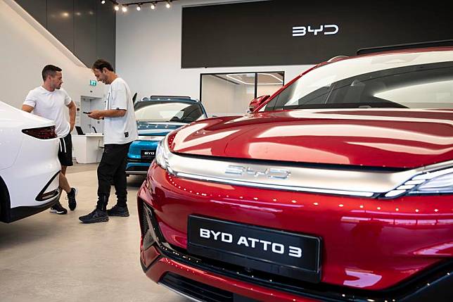 This photo taken on July 17, 2023 shows BYD's Atto 3 at a shop in Tel Aviv, Israel. (Xinhua/Chen Junqing)