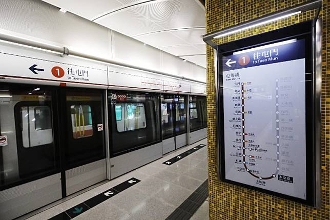 網傳由烏溪沙站開往屯門站的尾班車為晚上11時54分。