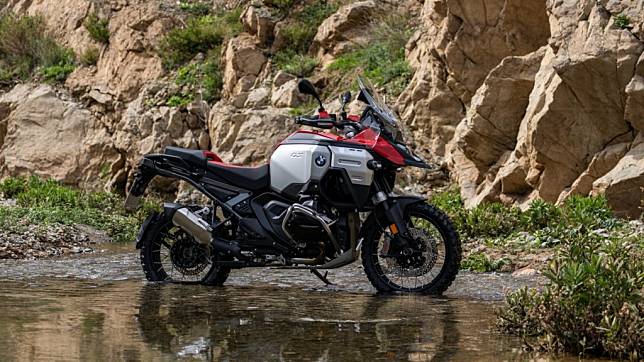 R1300 GS Adventure車身以稜角線條呈現，細節處理精緻。(圖片來源/ BMW)