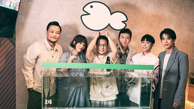 魚丁糸稍早公布明年將在台北小巨蛋舉辦演唱會。（圖／翻攝自魚丁糸臉書）