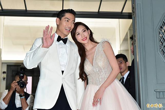 林志玲(右)與AKIRA的世紀婚禮上月完美落幕。(資料照，記者陳逸寬攝)