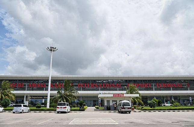 This photo taken on Dec. 10, 2024 shows an exterior view of the Terminal 3 of Abeid Amani Karume International Airport in Zanzibar, Tanzania. (Xinhua/Han Xu)