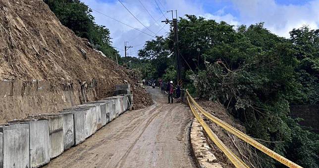 「阿美家園」聯外道路崩塌180人受困　今拚搶通恢復單向通行