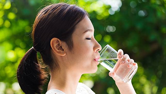 多喝水竟讓你養出寒性體質！前日本首相保健醫師：3種以為健康的錯誤觀念，讓你全身都是病