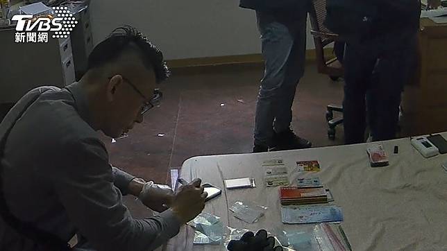 警方查獲張姓主嫌。（圖／TVBS）