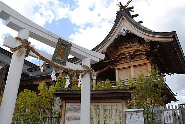 岩國白蛇神社其實離岩國車站不遠，走路不到半小時路程。（翻攝岩國白蛇神社X）