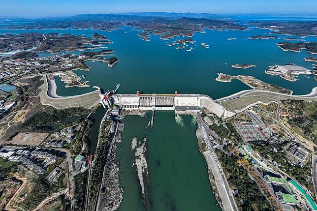 An aerial drone photo taken on Nov. 30, 2024 shows a view of the Danjiangkou Dam in central China's Hubei Province. (Xinhua/Wu Zhizun)