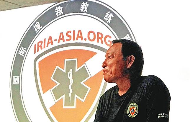 搜救專家葉泰興被封為台灣「救難教父」，學生超過萬人，桃李滿天下。（翻攝葉泰興臉書）