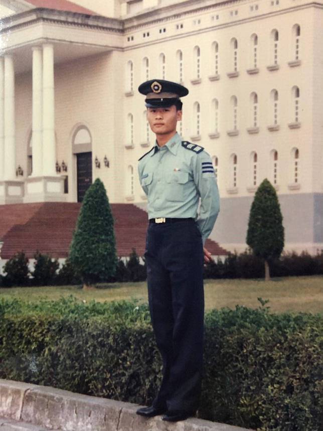 軍情處副處長陳俊良上校就讀官校時的稚氣英姿。（陳上校提供）