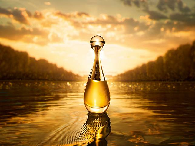 L’Or de J’adore captures the essence of gold, evoking a luxurious and radiant olfactory experience (Photo: courtesy of Dior)