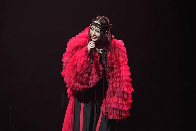 中島美嘉咳嗽咳到唱不下去，她自己也嚇到。（圖／攝影組）