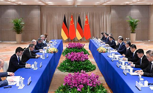 Chinese President Xi Jinping meets with German Chancellor Olaf Scholz on the sidelines of the G20 Leaders' Summit in Rio de Janeiro, Brazil, Nov. 19, 2024. (Xinhua/Shen Hong)