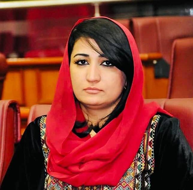 前阿富汗女議員納比薩達遭槍殺，年僅32歲。   圖：翻攝自Mursal Nabizada臉書