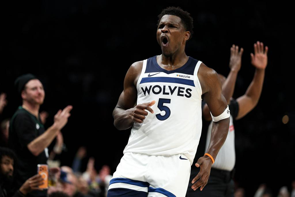 NBA》對Wembanyama投進致勝球 Edwards：他好高啊 | TSNA | LINE TODAY