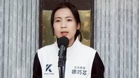 徐巧芯指軍方證實行政院指示卓榮泰赴日包機從松指部飛。資料照 廖瑞祥攝