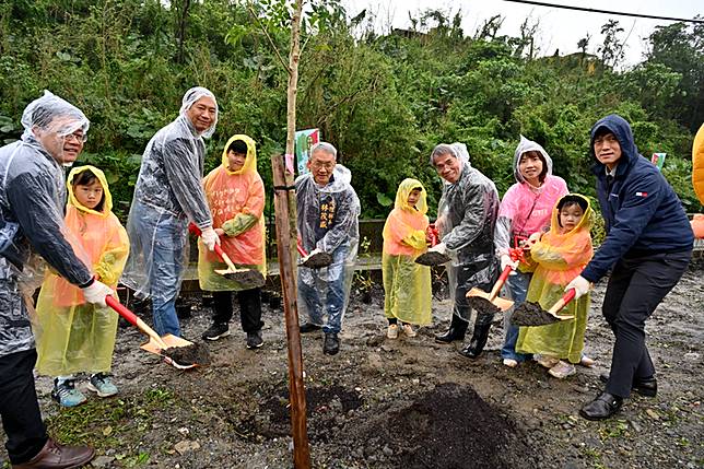 永樂國小植樹節「共織生態綠網」