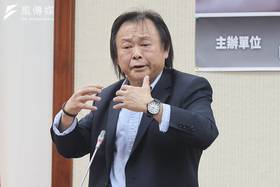 民進黨立委王世堅（見圖）喊話撤回罷免案，引起同黨立委王義川發文開嗆。（資料照，柯承惠攝）