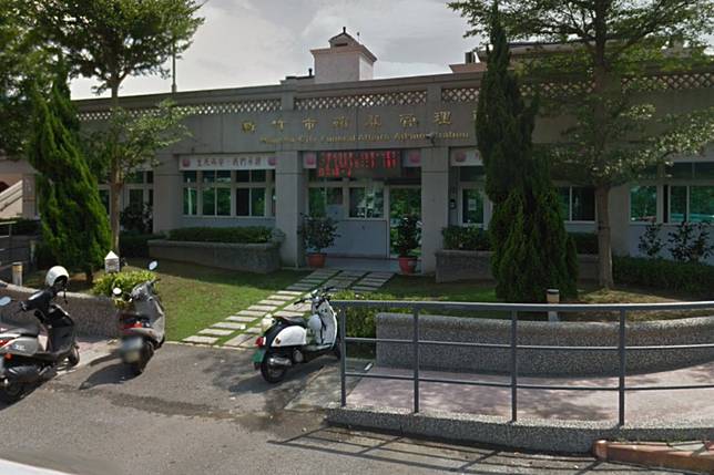 新竹市立殯儀館18日因外包商領錯屍體，差點害法醫解剖錯人。（取自Google Maps）