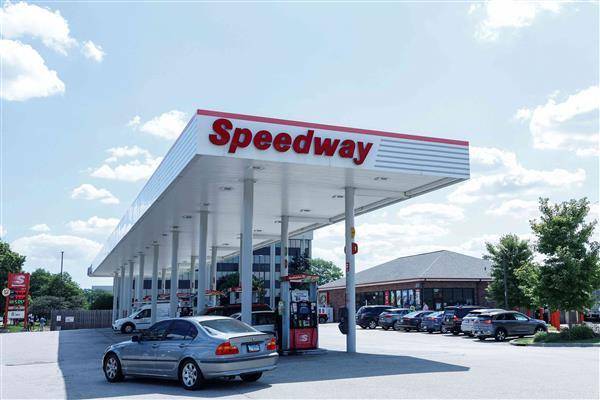 芝加哥郊區德斯普蘭斯這家加油站的便利商店開出美國兆彩402億元頭獎。路透社