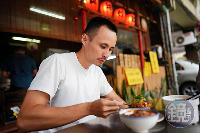 比起大排長龍的店家，阿勳更愛划算的冷門小店。