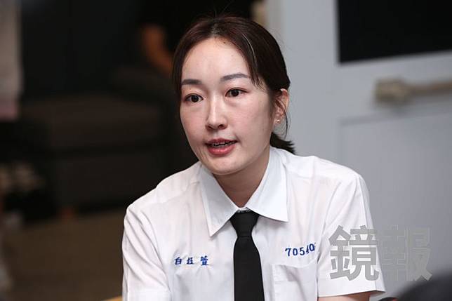 巴鈺送別病逝父親。李鍾泉攝
