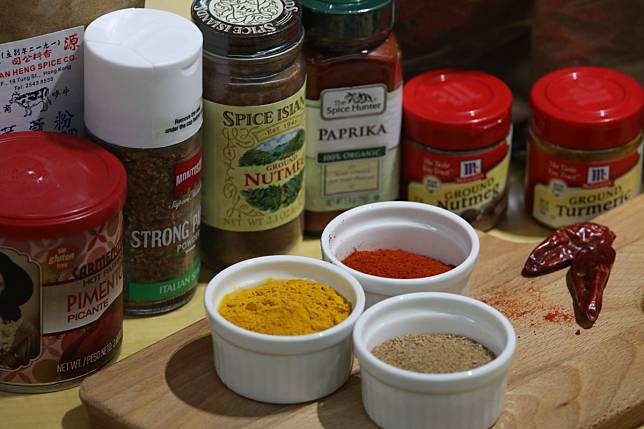 Samples of the dried spices are displayed during the Consumer Council’s press conference. Photo: Nora Tam