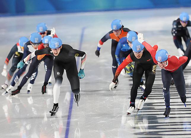 Finn Sonnekalb (1st L, Front) of Germany, Pan Baoshuo (C, front) of China and Eirik Andersen of Norway (1st R, Front) of Norway compete during the men's mass start final of speed skating event at the Gangwon 2024 Winter Youth Olympic Games in Gangneung, South Korea, Jan. 26, 2024. (Xinhua/Yao Qilin)