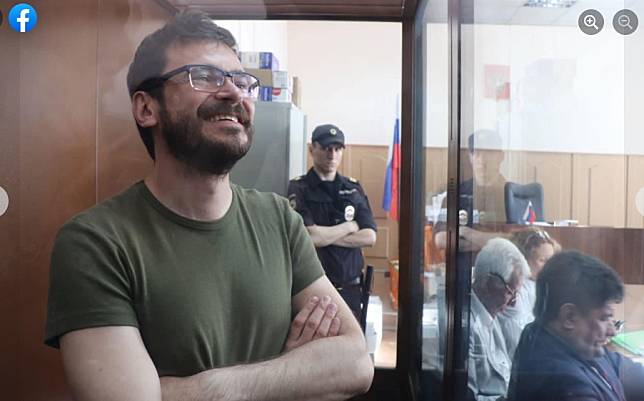 39歲的莫斯科市議員雅辛一直譴責俄羅斯侵犯烏克蘭，因此遭到拘押。   圖：翻攝Ilya Yashin臉書